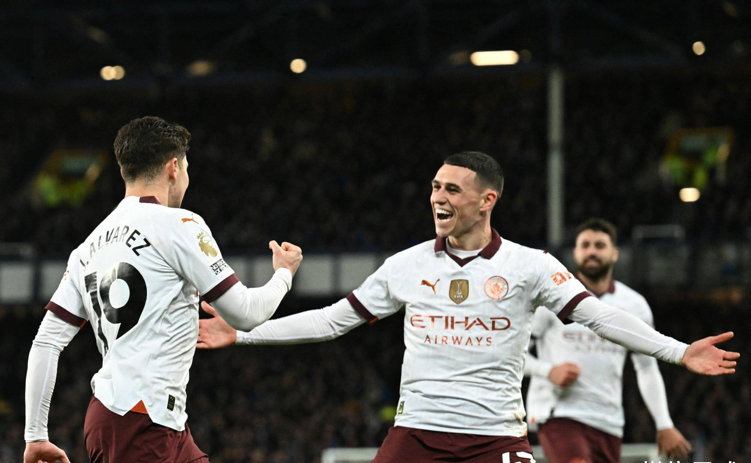 中国逆转日本，阿尔瓦雷斯刷新纪录